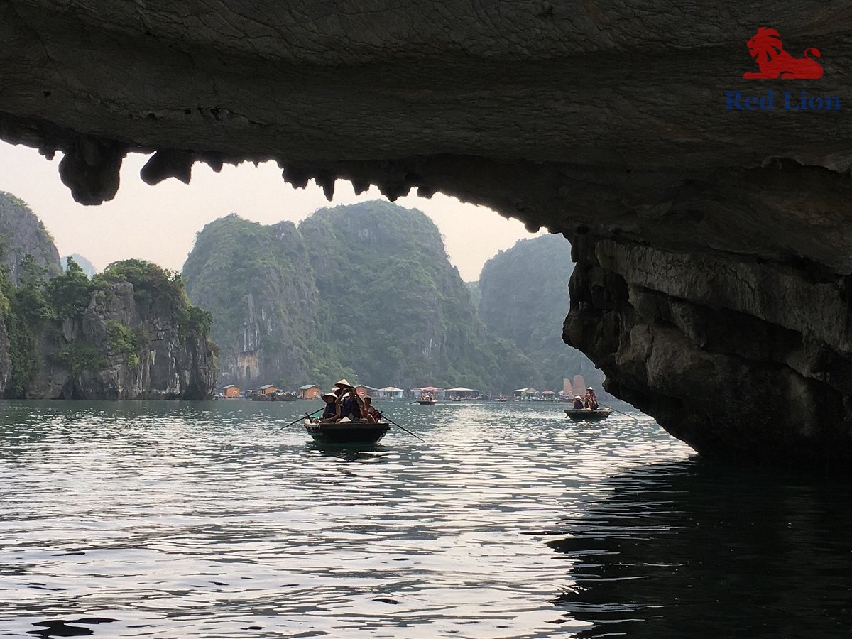 travel-ha-long-bay-travel-to-ha-long-bay-vietnam-luon-cave-red-lion-001-20240530-224108photo3jpg