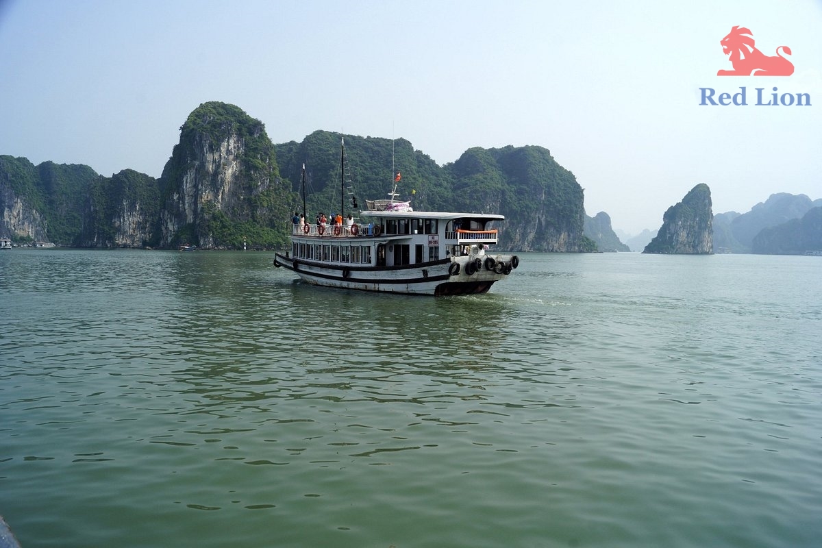 travel-ha-long-bay-travel-to-ha-long-bay-vietnam-red-lion-001-20240530-223923bay (1)