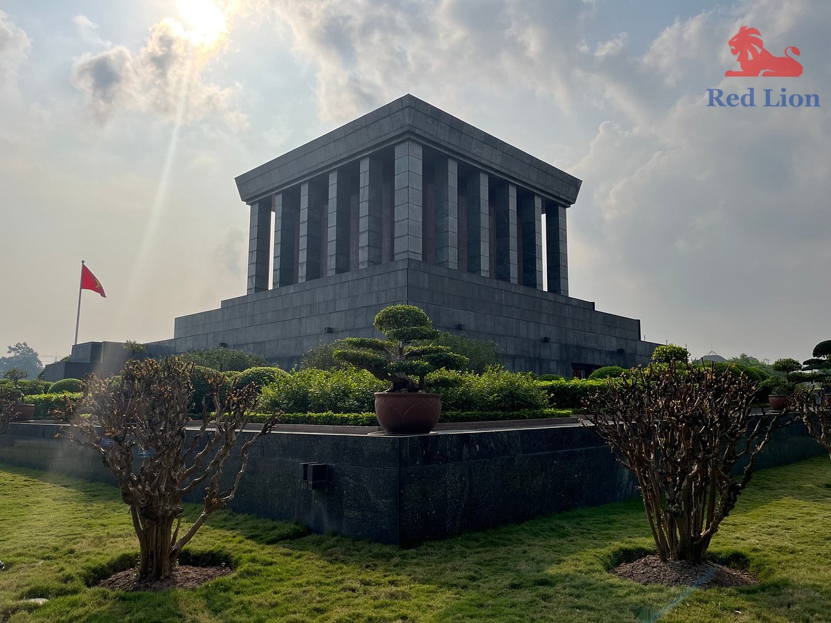 travel-ha-noi-travel-to-ha-noi-vietnam-ho-chi-minh-mausoleum-red-lion-007-20240530-225411