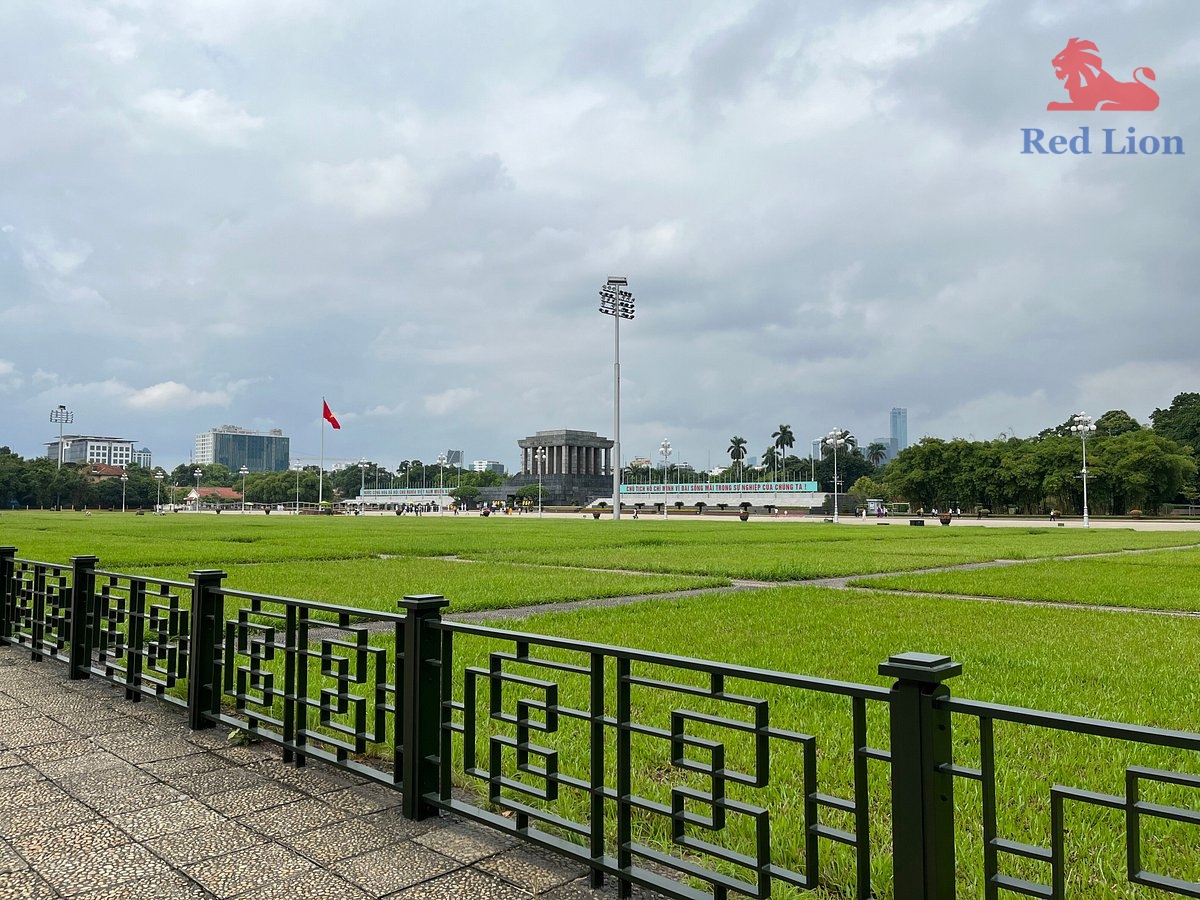 travel-ha-noi-travel-to-ha-noi-vietnam-ho-chi-minh-mausoleum-red-lion-008-20240530-225411
