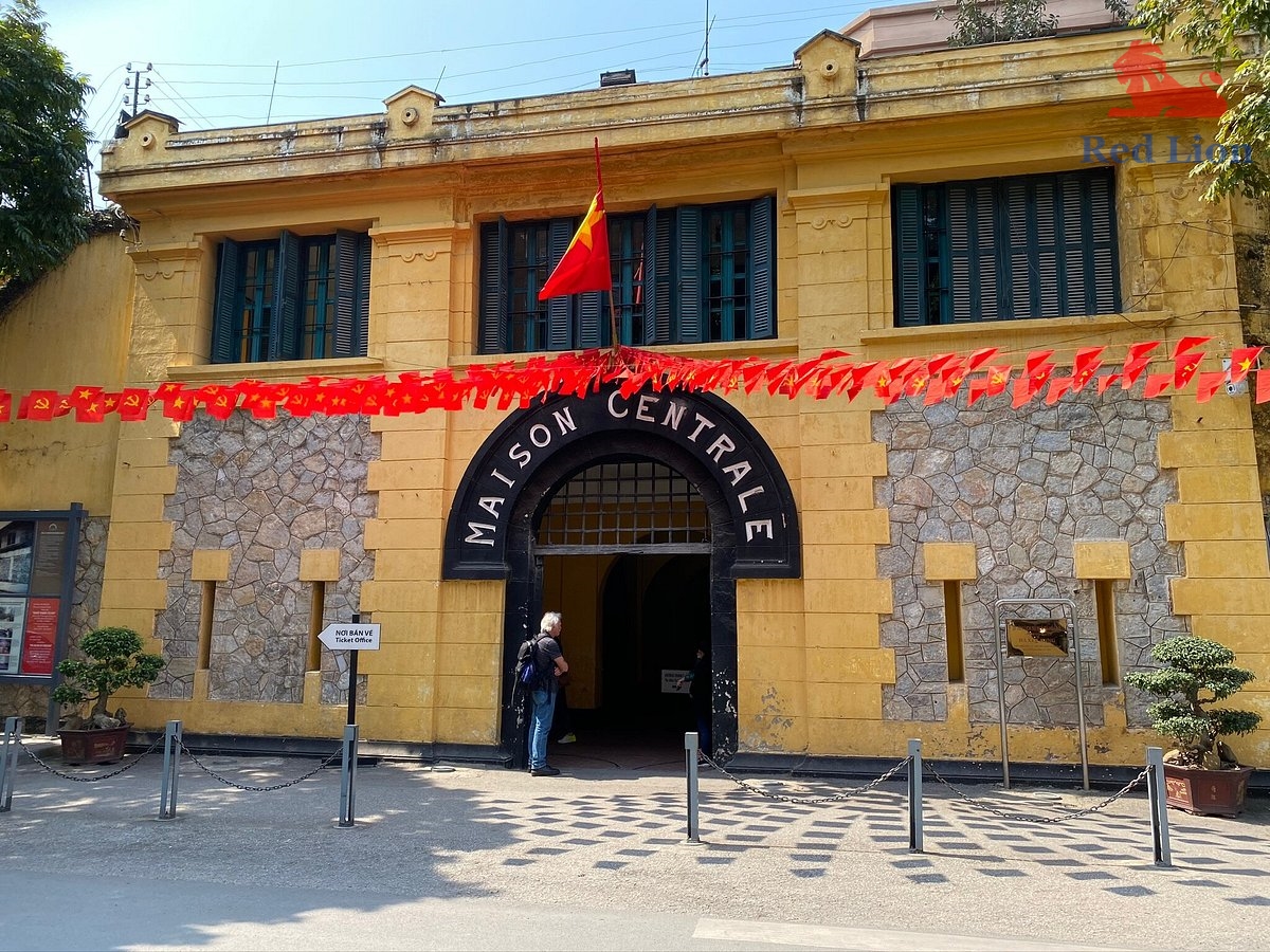 travel-ha-noi-travel-to-ha-noi-vietnam-hoa-lo-prison-red-lion-007-20240530-225802