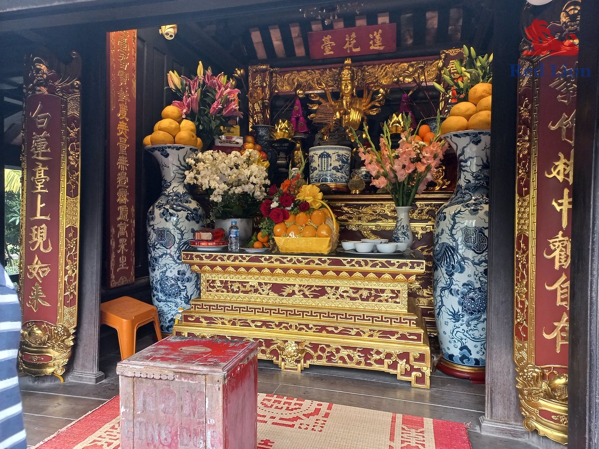 travel-ha-noi-travel-to-ha-noi-vietnam-one-pillar-pagoda-red-lion-009-20240530-224945