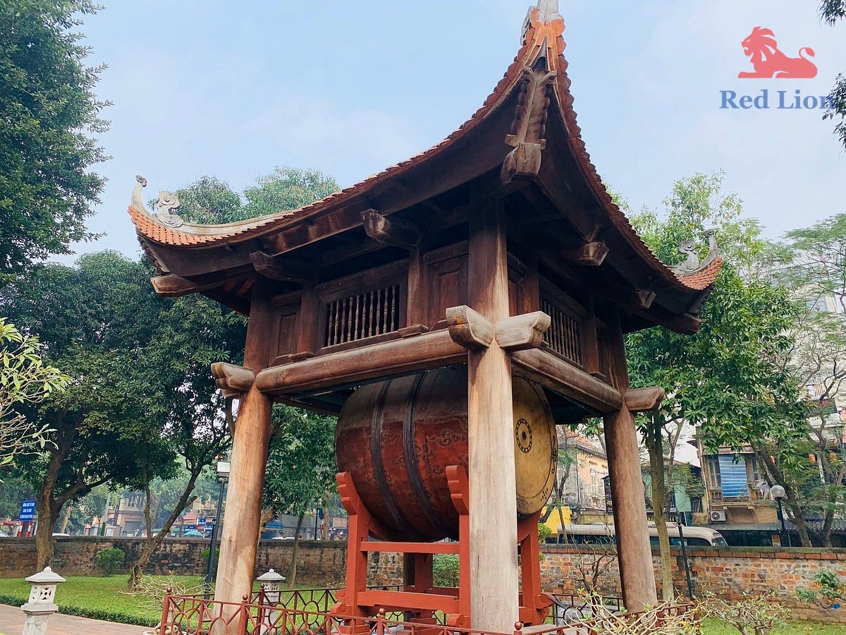 travel-ha-noi-travel-to-ha-noi-vietnam-temple-of-literature-red-lion-022-20240530-225904