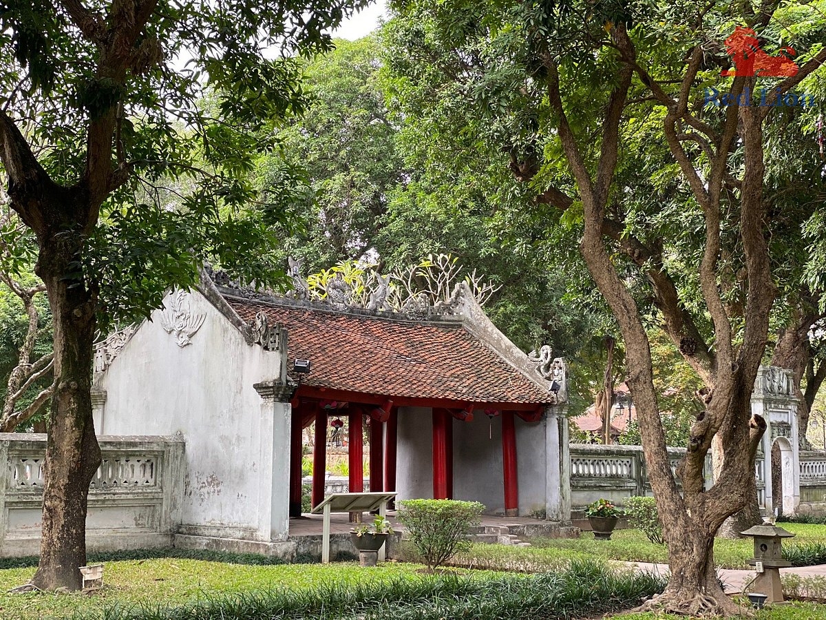 travel-ha-noi-travel-to-ha-noi-vietnam-temple-of-literature-red-lion-024-20240530-225905