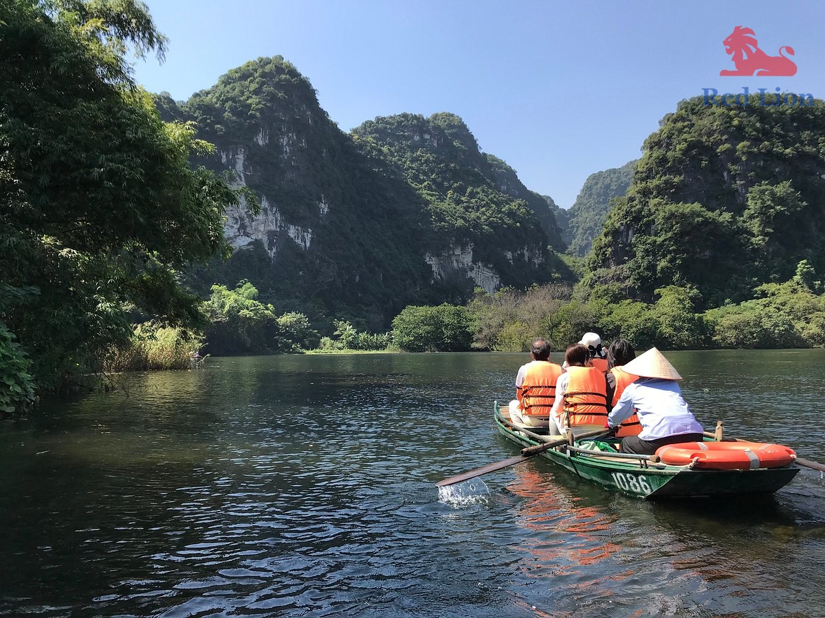 travel-ninh-binh-travel-to-ninh-binh-vietnam-trang-an-red-lion-009-20240530-230718